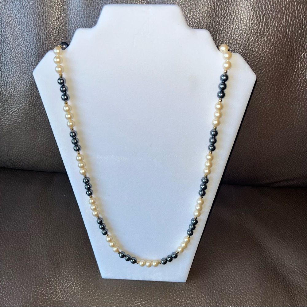 Vintage Monet Faux Gray and Cream Pearl Necklace